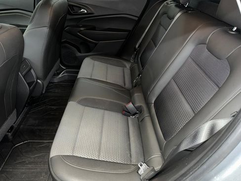Certified 2024 Chevrolet Trax LT w/ Driver Confidence Package image 17
