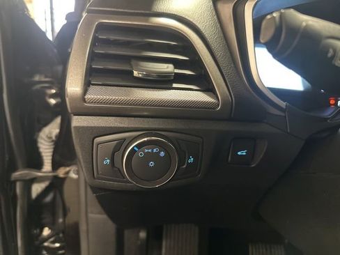 Used 2019 Ford Fusion SE image 19