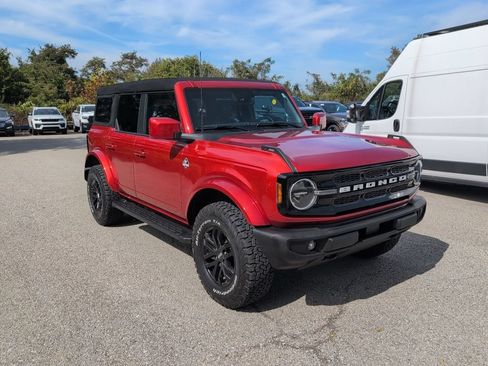 Used 2023 Ford Bronco Outer Banks AWD/4WD image 1