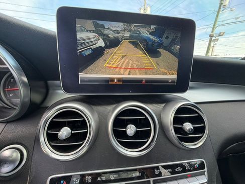 Used 2017 Mercedes-Benz GLC 300 4MATIC image 10