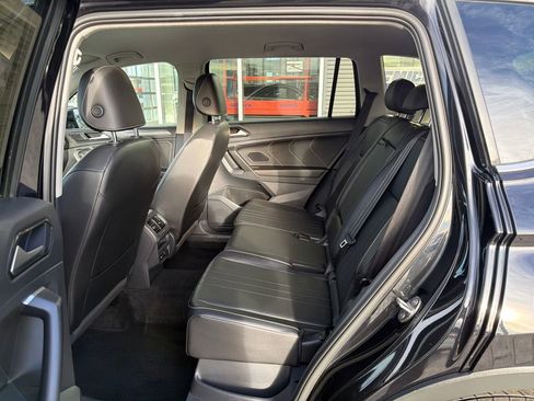 Certified 2022 Volkswagen Tiguan SE image 14