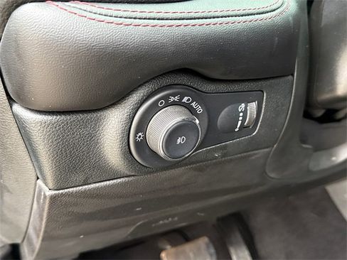 Used 2022 Dodge Durango R/T w/ Blacktop Package image 21