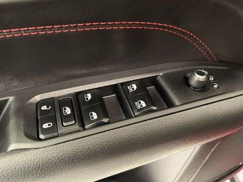 Used 2025 Jeep Compass Trailhawk AWD/4WD image 19