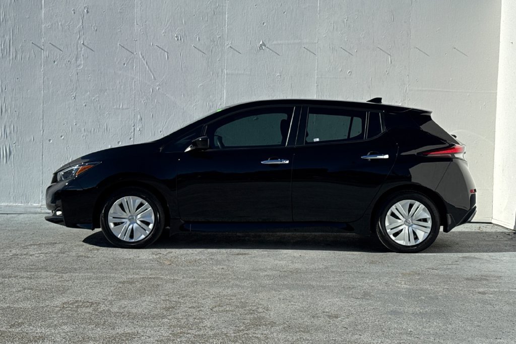 Used 2025 Nissan Leaf S FWD image 6