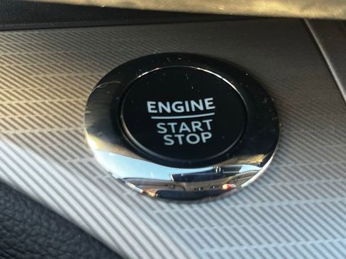 Used 2023 Ford Explorer XLT w/ Equipment Group 202A image 16