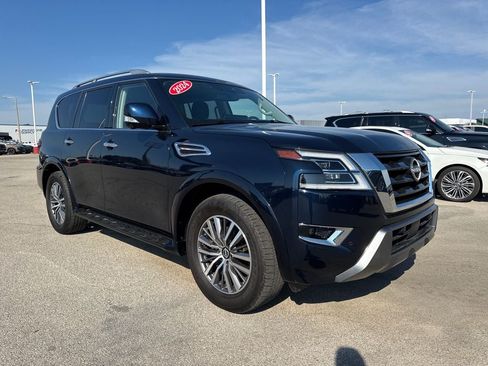 Used 2024 Nissan Armada SL w/ Captain's Chairs Package RWD image 3