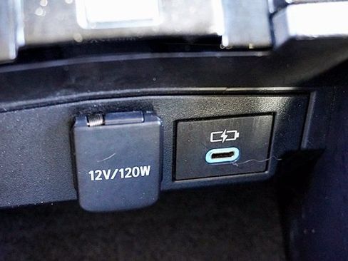 Used 2022 Toyota Corolla LE FWD image 31