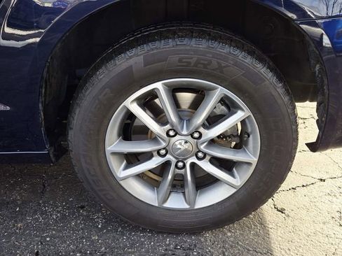Used 2015 Dodge Grand Caravan SXT image 13