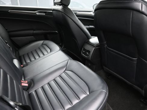 Used 2020 Ford Fusion SEL image 23