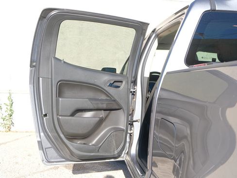 Used 2022 Chevrolet Colorado LT w/ Safety Package image 34