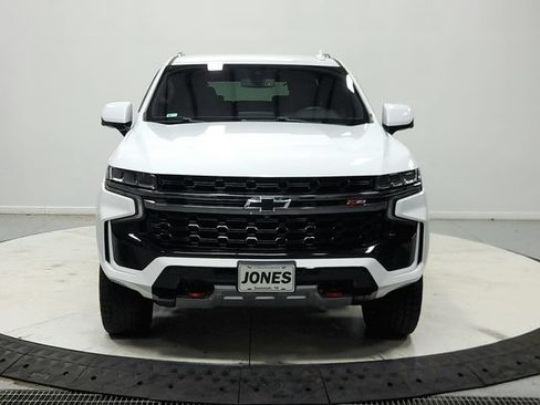 Used 2022 Chevrolet Tahoe Z71 w/ Luxury Package AWD/4WD image 3