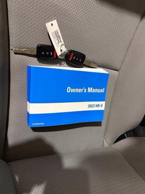Used 2022 Honda HR-V LX image 9