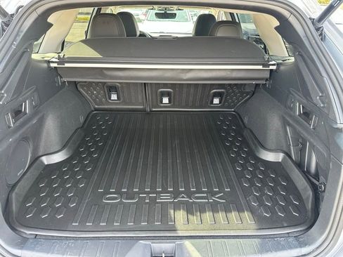 Used 2025 Subaru Outback Limited w/ Popular Package #2 image 7