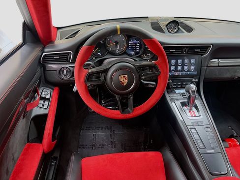 Certified 2018 Porsche 911 GT2 RS RWD image 23