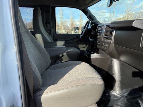 Used 2017 Chevrolet Express 2500 LS image 18