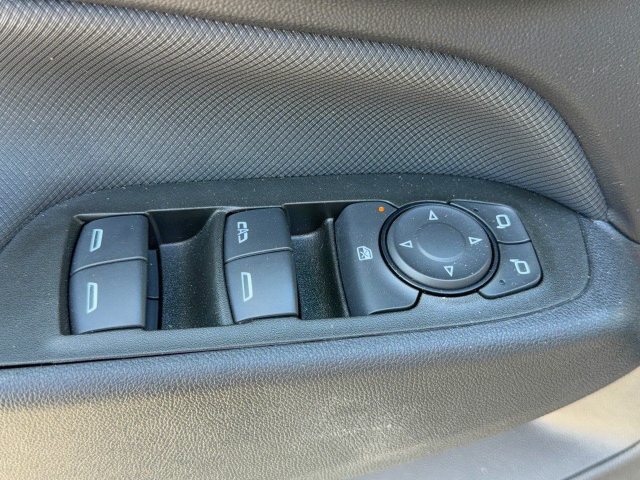 Used 2023 Chevrolet Equinox RS FWD image 15