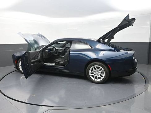 Used 2025 Dodge Charger Daytona R/T w/ Sun & Sound Package AWD/4WD image 32