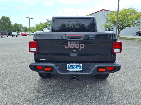 Used 2022 Jeep Gladiator Mojave w/ Cold Weather Group AWD/4WD image 12