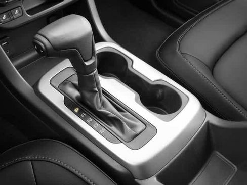Used 2018 Chevrolet Colorado LT w/ LT Convenience Package AWD/4WD image 14