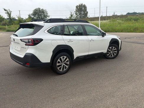 Used 2023 Subaru Outback AWD/4WD image 6