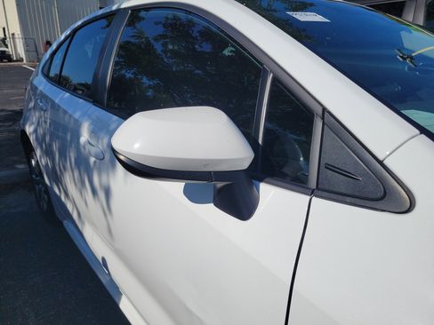Used 2023 Toyota Corolla LE FWD image 9