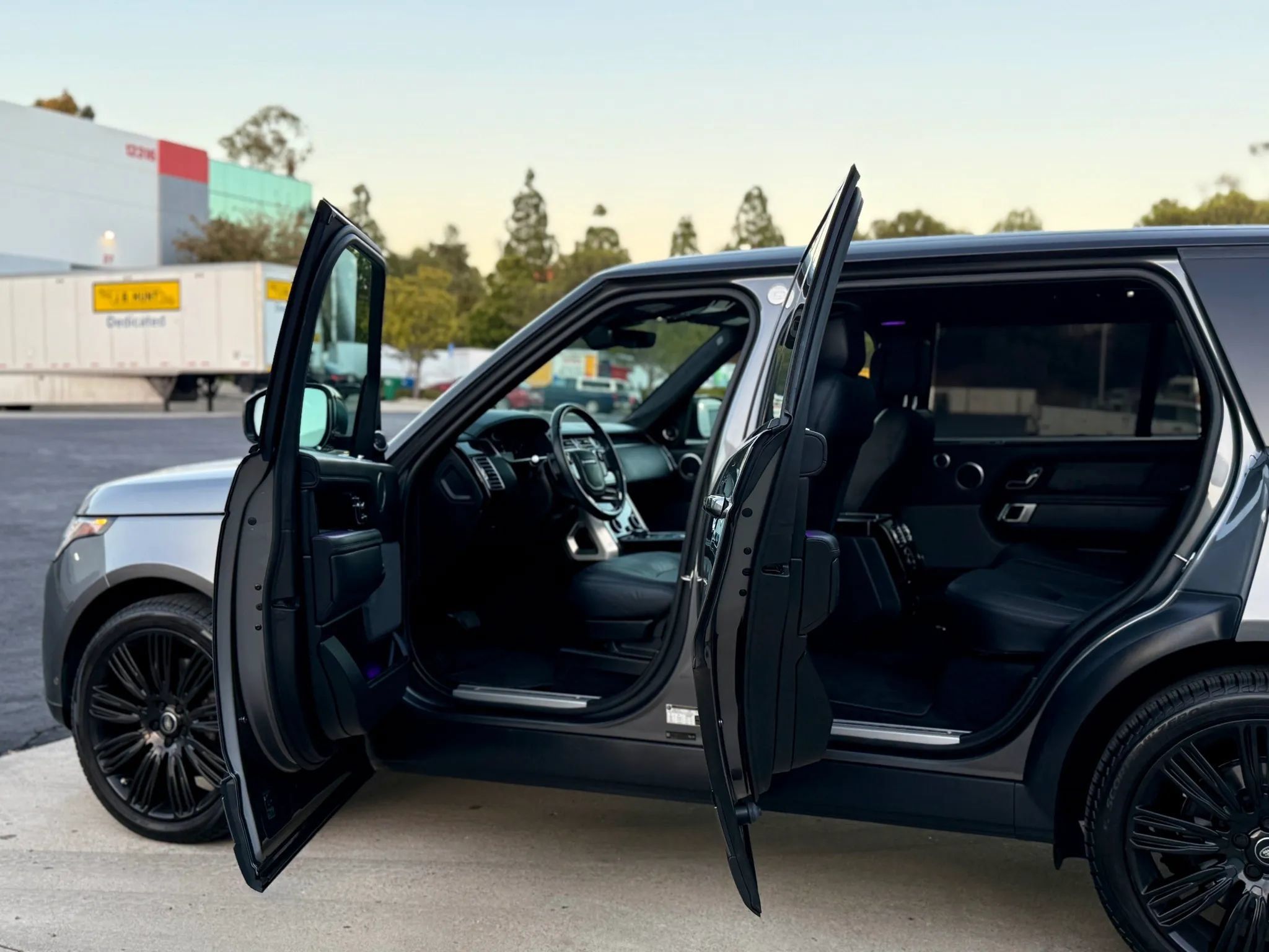 Used 2019 Land Rover Range Rover Long Wheelbase Supercharged AWD/4WD image 39