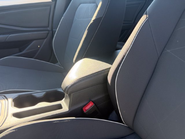 Used 2025 Volkswagen Jetta Sport FWD image 28