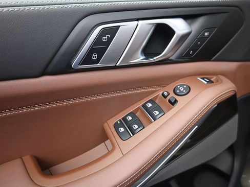 Used 2025 BMW X5 xDrive40i image 9