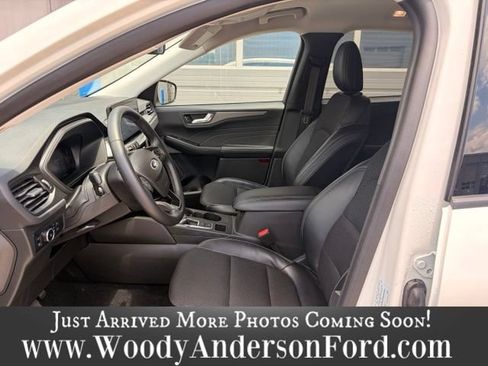 Used 2024 Ford Escape SE FWD image 9