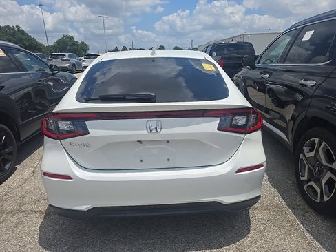 Used 2024 Honda Civic EX-L image 4