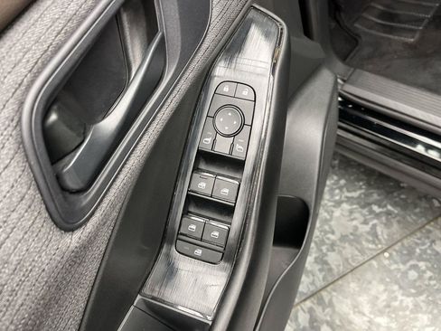 Used 2023 Nissan Rogue S AWD/4WD image 7