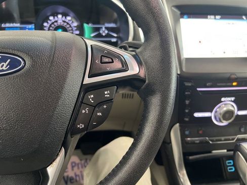 Used 2018 Ford Edge Titanium w/ Equipment Group 302A AWD/4WD image 26