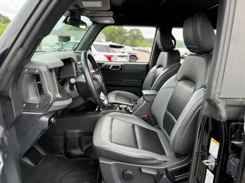 Certified 2024 Ford Bronco Big Bend w/ Sasquatch Package AWD/4WD image 11