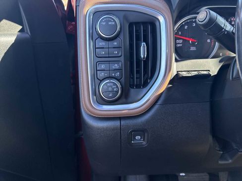 Used 2021 Chevrolet Silverado 1500 High Country image 17