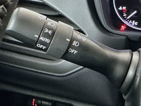 Used 2026 Subaru Forester Premium AWD/4WD image 12