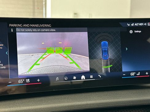 New 2026 BMW 330i Sedan w/ M Sport Package image 22