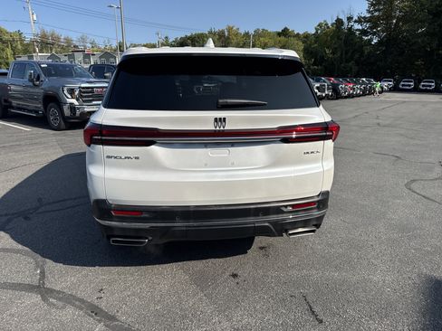 New 2025 Buick Enclave Preferred image 4