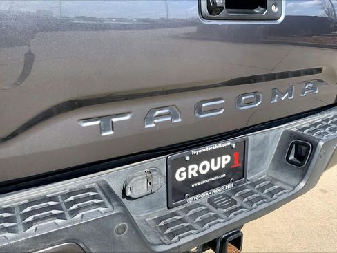 Used 2022 Toyota Tacoma TRD Off-Road w/ Technology Package image 32