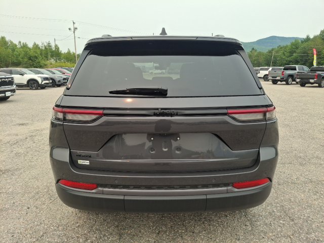 New 2026 Jeep Grand Cherokee Altitude AWD/4WD image 6