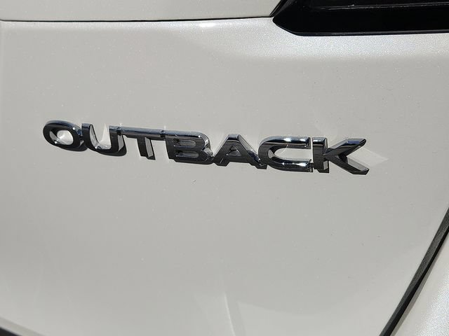 Used 2025 Subaru Outback Premium AWD/4WD image 9