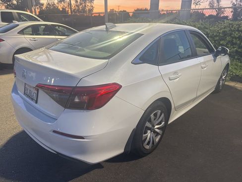 Used 2022 Honda Civic LX image 5