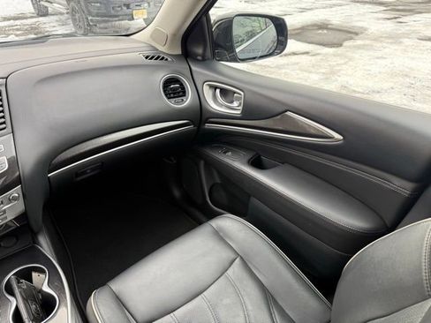 Used 2019 INFINITI QX60 Luxe w/ Essential Package image 37