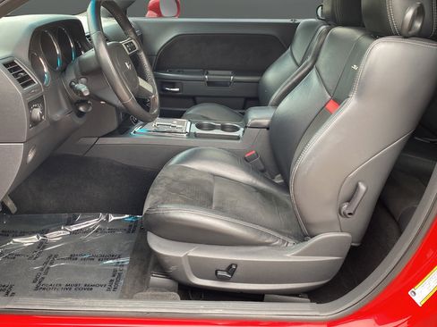 Used 2009 Dodge Challenger SRT8 w/ SRT Option Group II RWD image 9