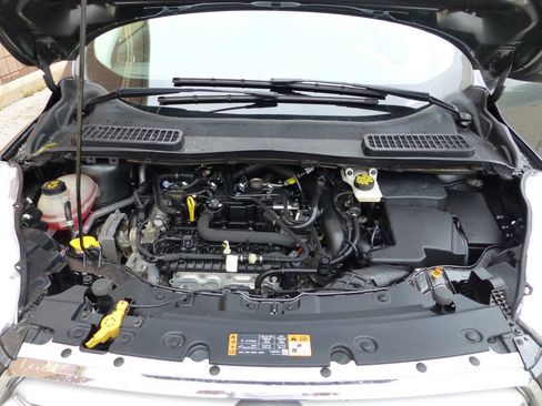 Used 2019 Ford Escape SE image 17