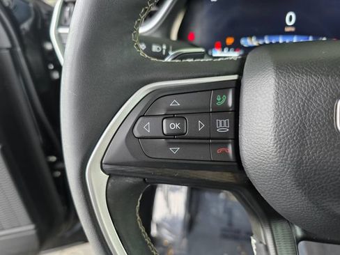 Used 2023 Jeep Grand Cherokee L Laredo AWD/4WD image 28