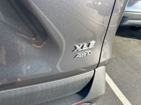 Used 2022 Toyota RAV4 XLE w/ Convenience Package image 8