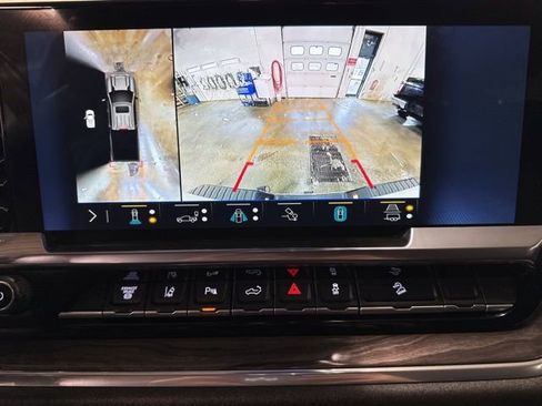 Used 2024 Chevrolet Silverado 2500 LTZ w/ LTZ Convenience Package AWD/4WD image 16