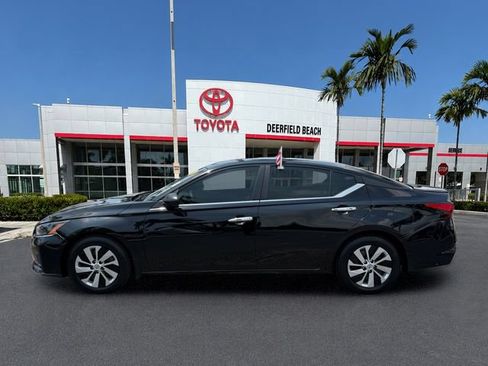 Used 2024 Nissan Altima 2.5 S FWD image 4