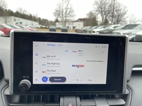 Used 2025 Toyota RAV4 XLE image 17