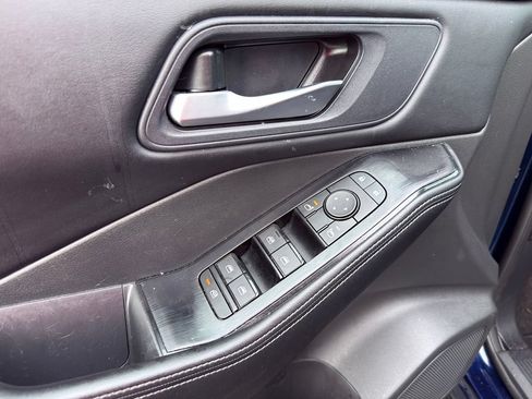Used 2024 Nissan Rogue SV AWD/4WD image 23